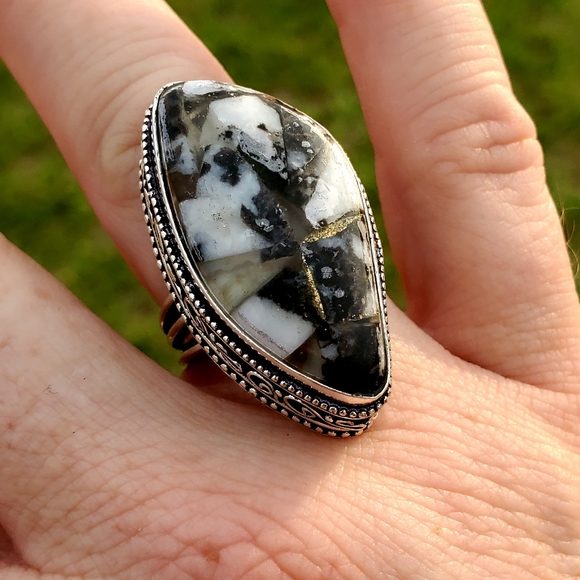 New White Buffalo Antique Design Silver Ring. - Picture 4 of 16